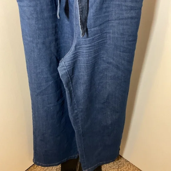 19. Tinseltown Blue Jumpsuit with Wide-Leg Palazzo Style Size Large - Picture 9 of 13